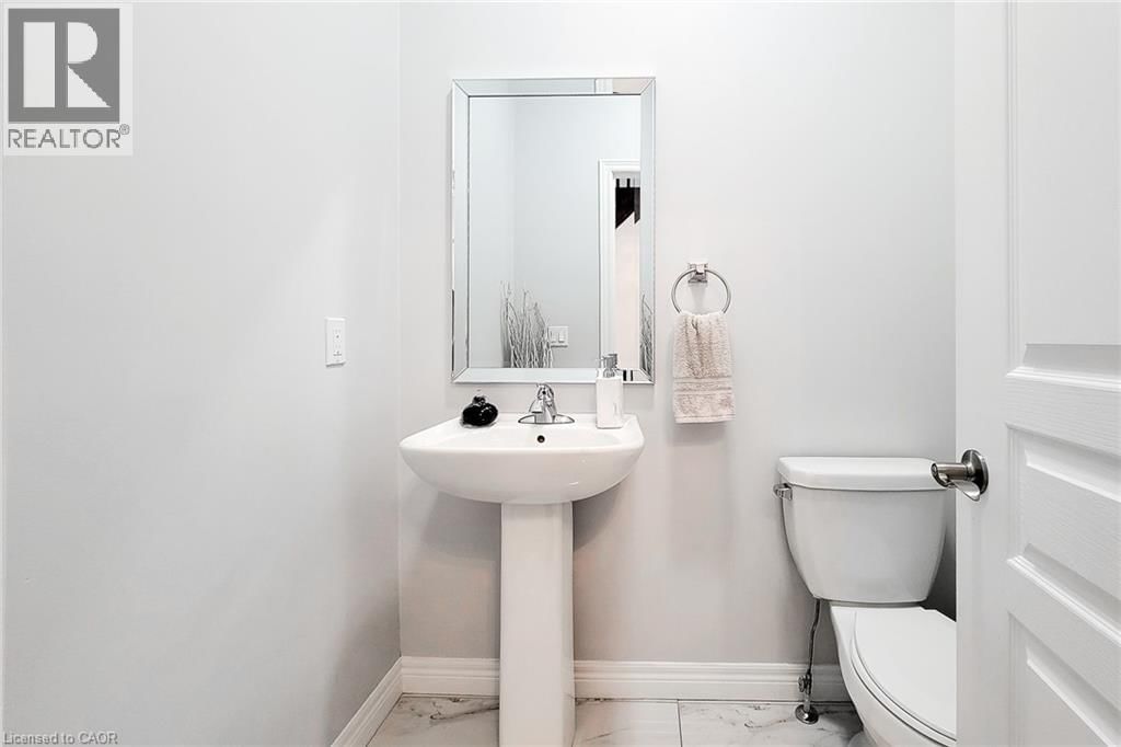 190 BELLAGIO AVENUE Image 19