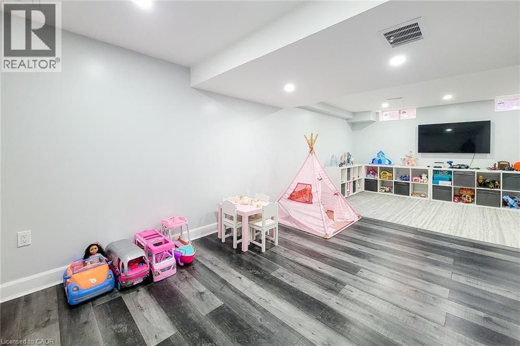 190 BELLAGIO AVENUE Image 39