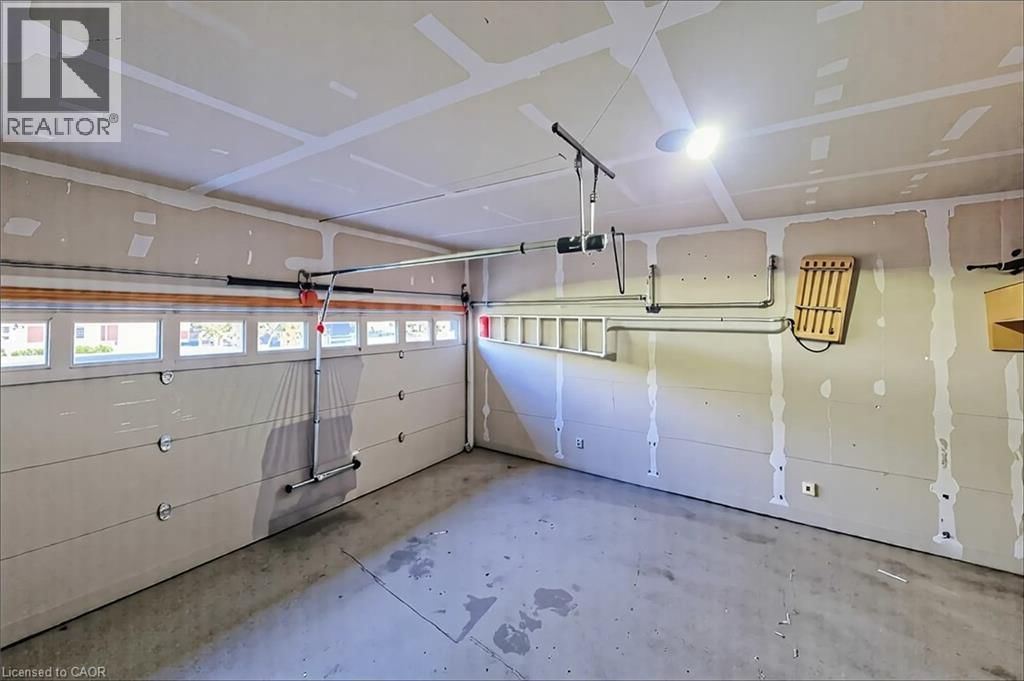 190 BELLAGIO AVENUE Image 42