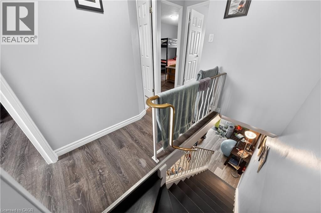 10 - 144 JANSEN AVENUE Image 12