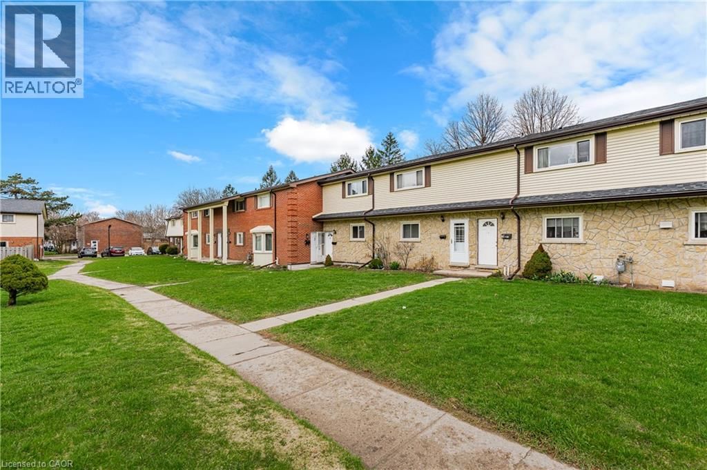 10 - 144 JANSEN AVENUE Image 16