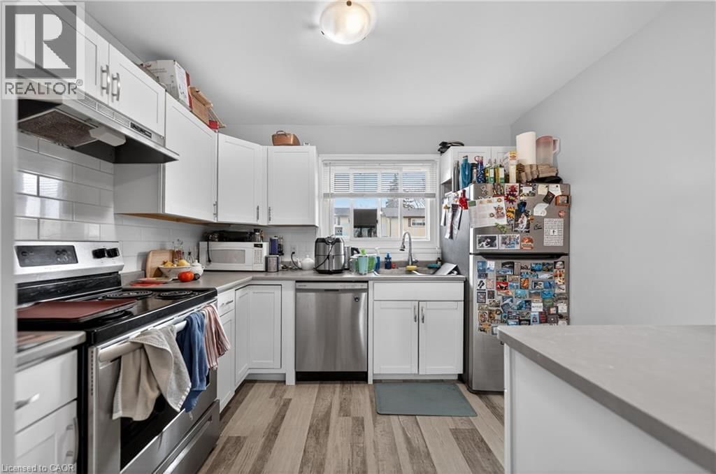 10 - 144 JANSEN AVENUE Image 6