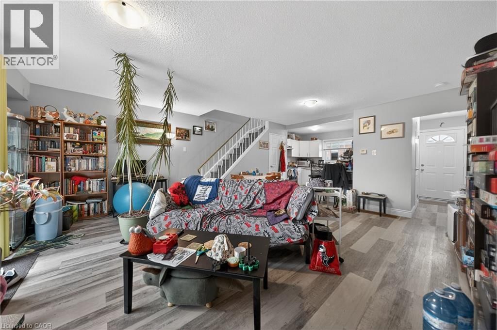 10 - 144 JANSEN AVENUE Image 9