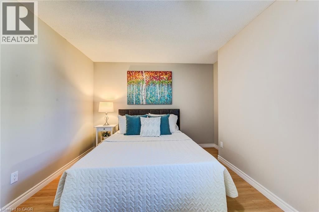 60 RIVERSIDE DRIVE WEST Image 14