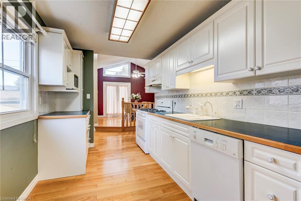 60 RIVERSIDE DRIVE WEST Image 18