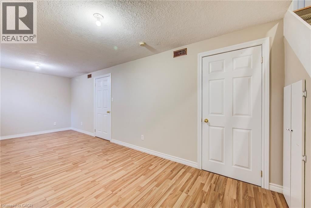 60 RIVERSIDE DRIVE WEST Image 28