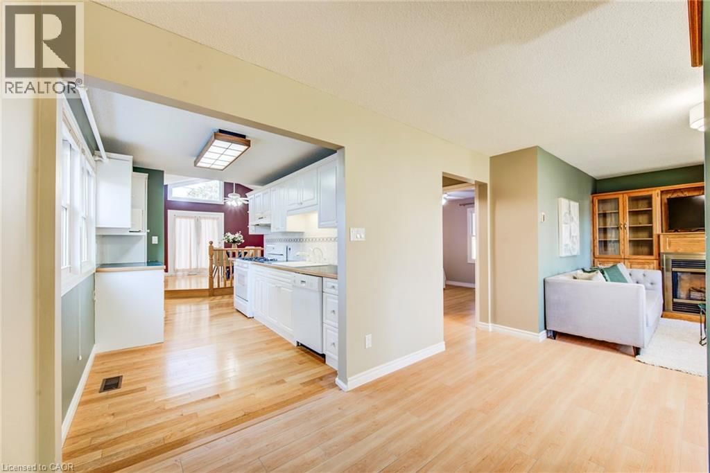 60 RIVERSIDE DRIVE WEST Image 7