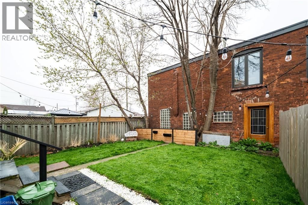 19 CENTURY STREET Image 20