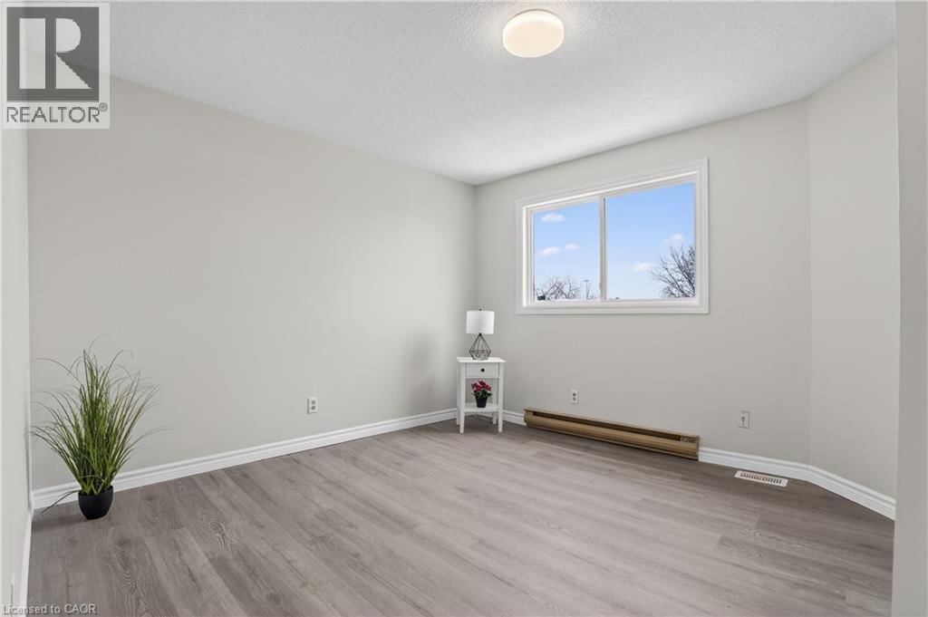 66 - 60 ELMSDALE DRIVE Image 18