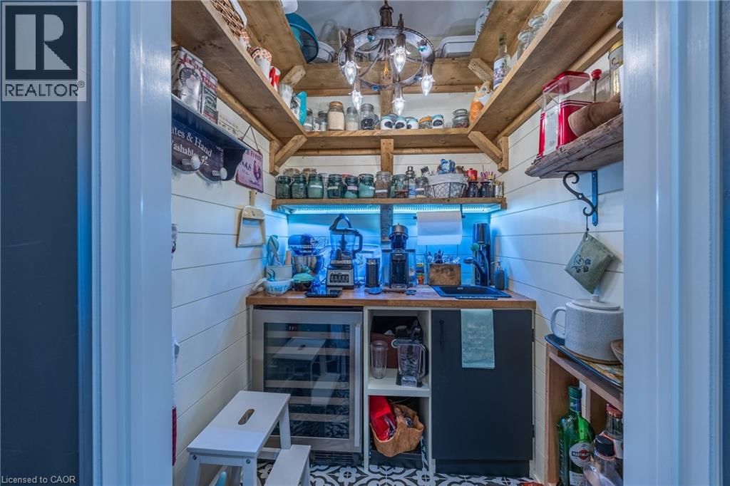 140 BROWN STREET Image 24