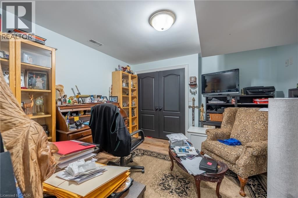 140 BROWN STREET Image 33