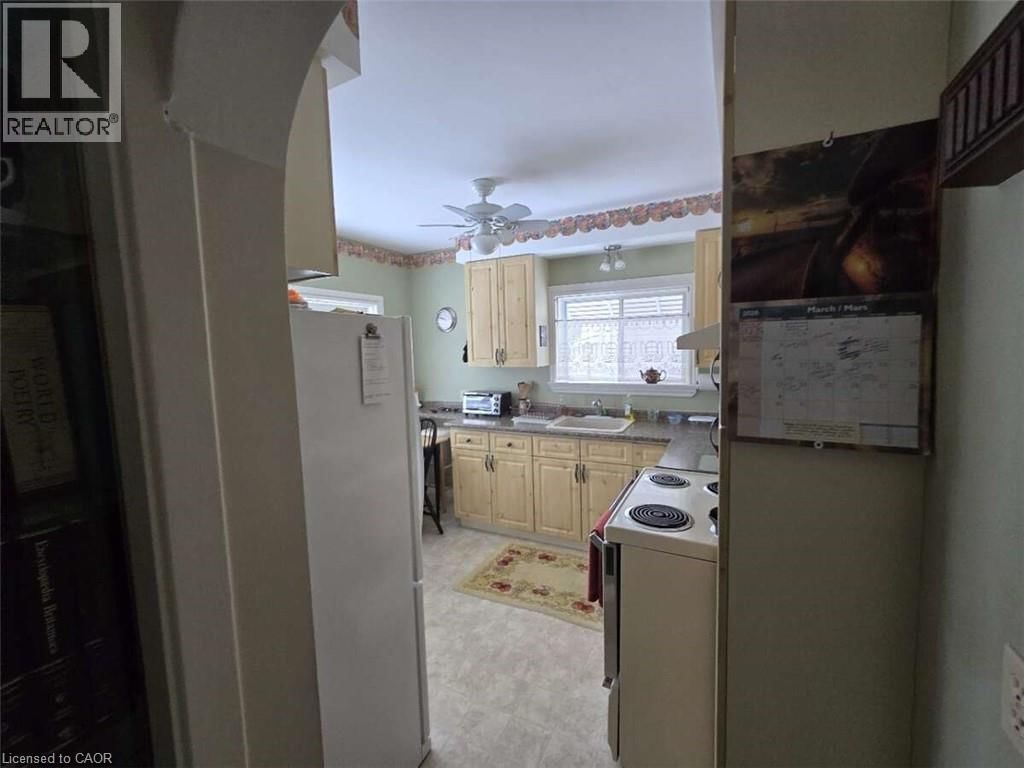 100 NORTH DRIVE Image 15