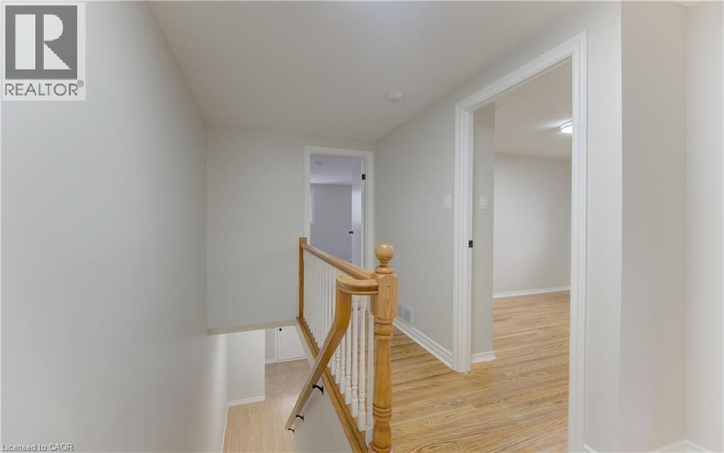 34 FOREST GLEN COURT Image 16