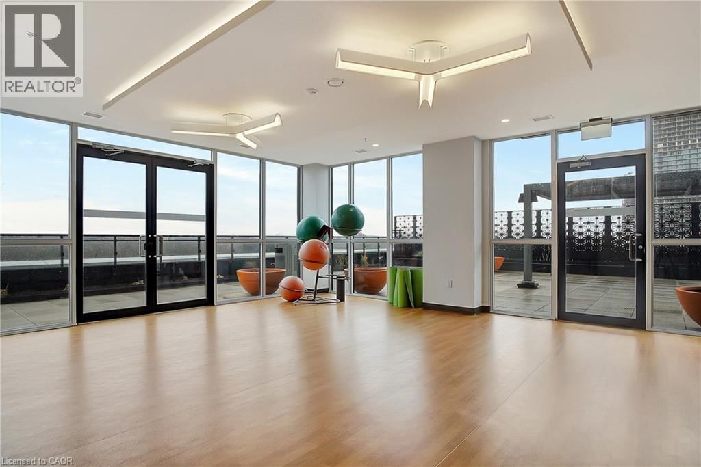 1904 - 60 CHARLES STREET WEST Image 28