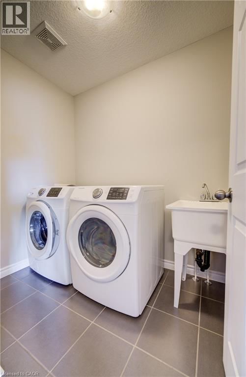 1360 CAEN AVENUE Image 30