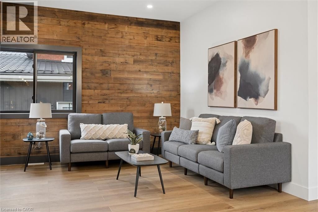 215 WINSTANLEY STREET Image 10