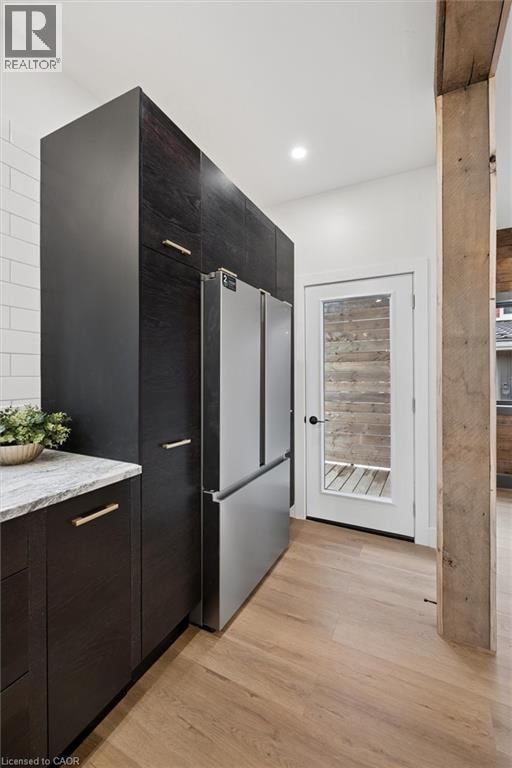 215 WINSTANLEY STREET Image 20