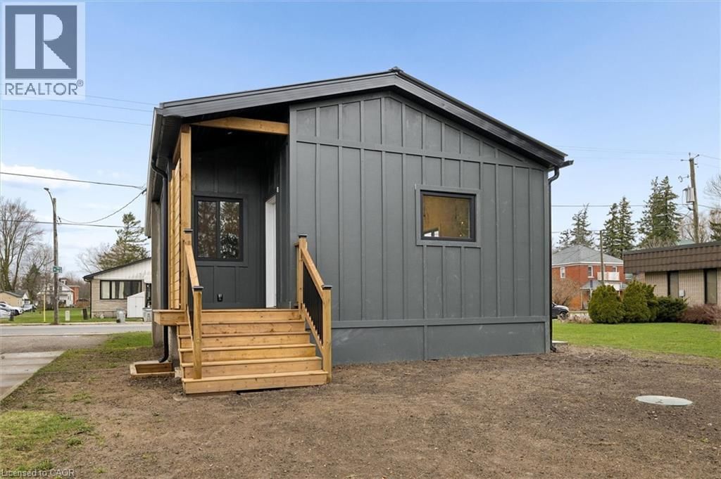 215 WINSTANLEY STREET Image 34