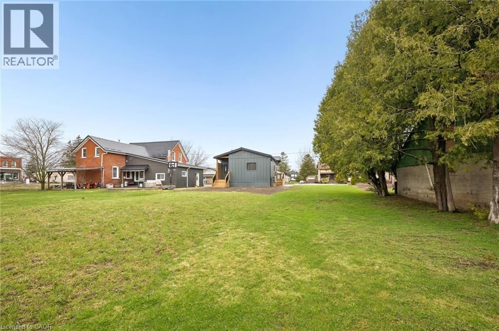 215 WINSTANLEY STREET Image 35