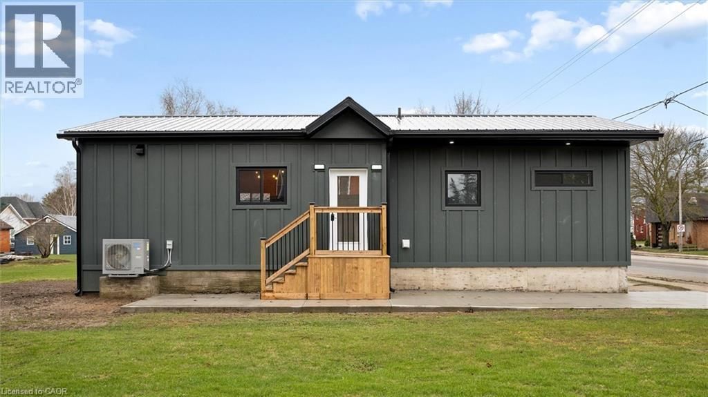 215 WINSTANLEY STREET Image 4