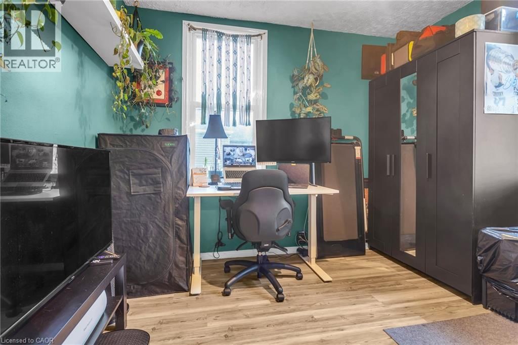 26 STAFFORD STREET Image 12