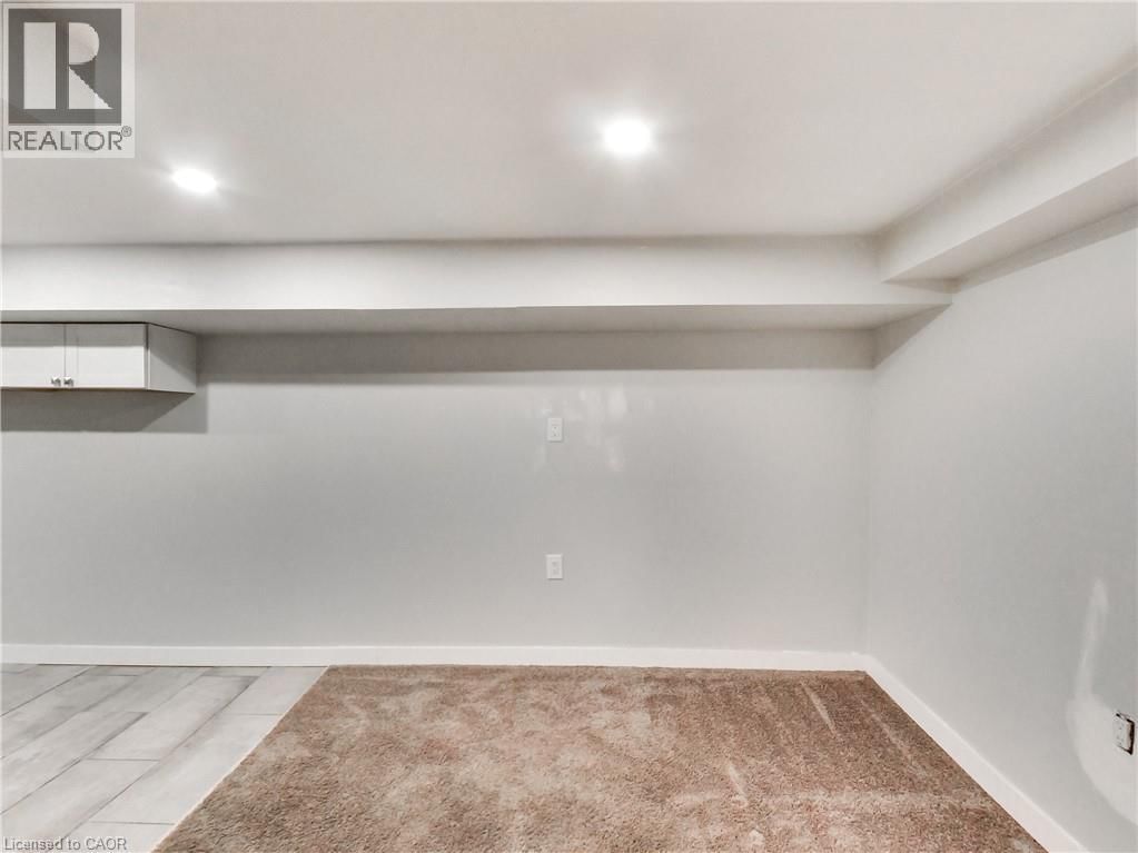 229 PARKDALE AVENUE NORTH Image 16