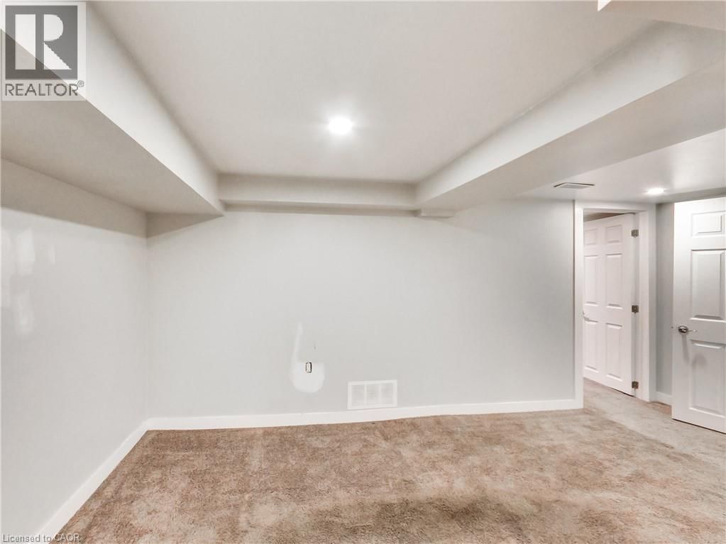 229 PARKDALE AVENUE NORTH Image 19