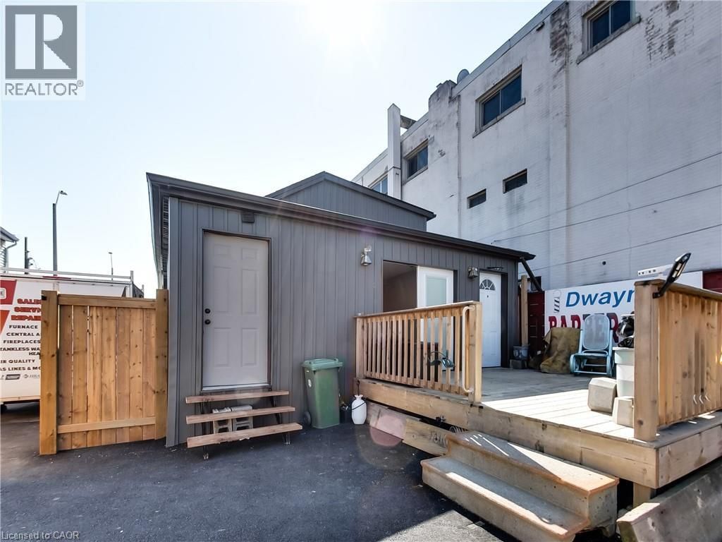 229 PARKDALE AVENUE NORTH Image 44