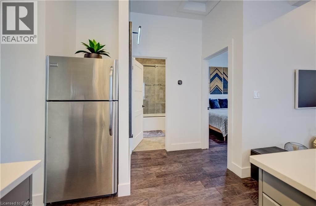 19 CEDAR STREET Image 12