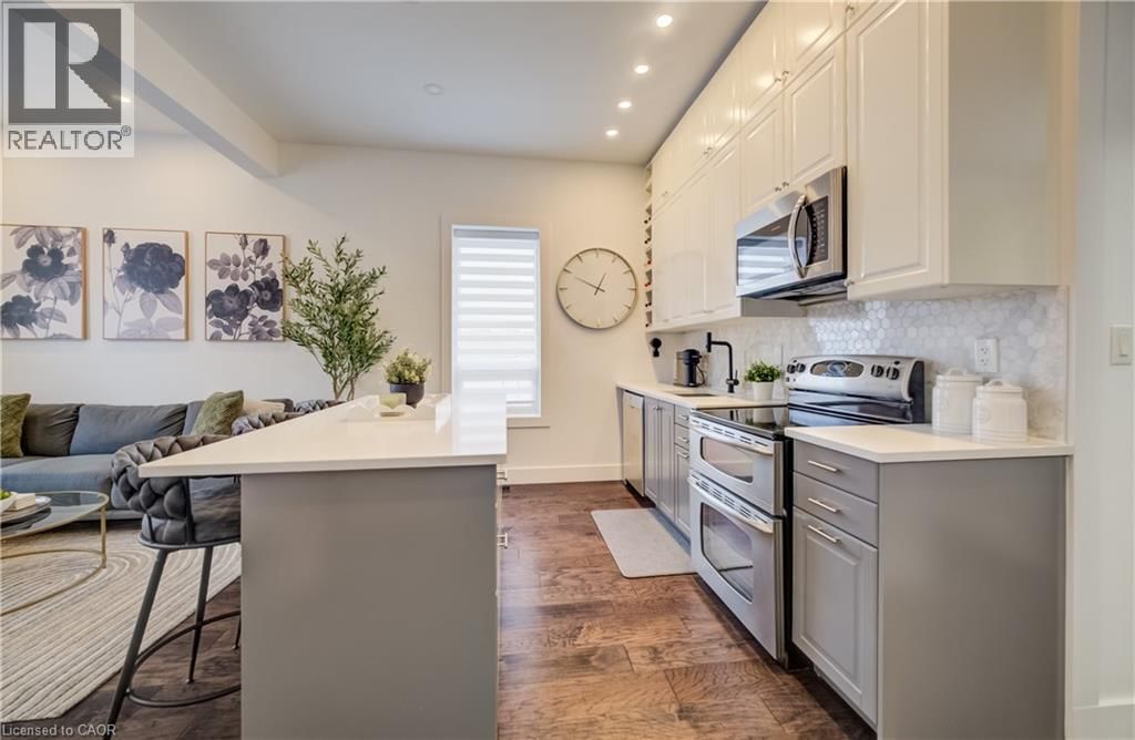 19 CEDAR STREET Image 13