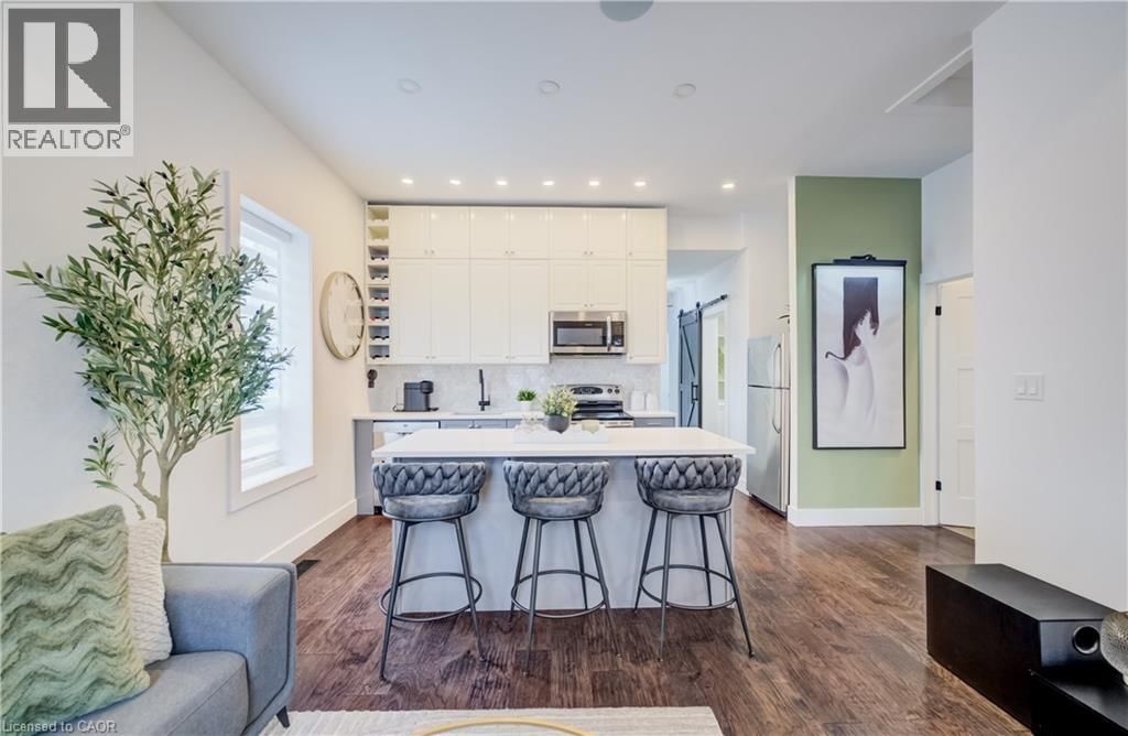 19 CEDAR STREET Image 14