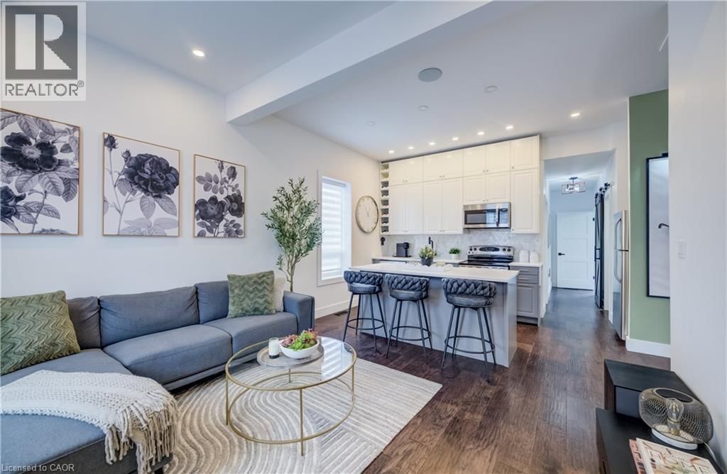 19 CEDAR STREET Image 15