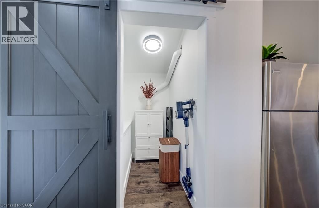 19 CEDAR STREET Image 20