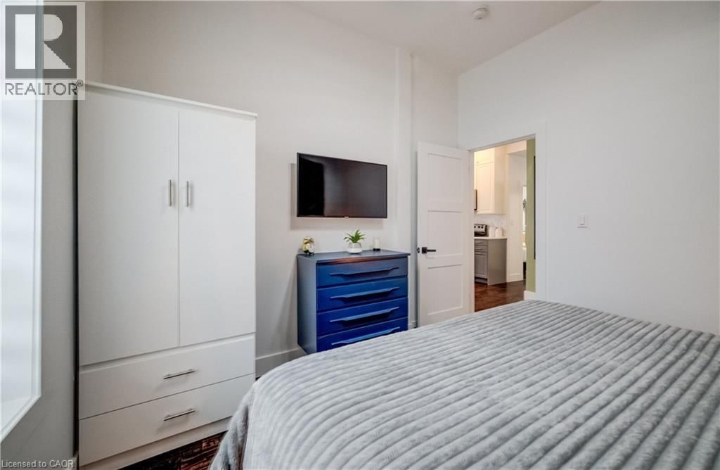 19 CEDAR STREET Image 23