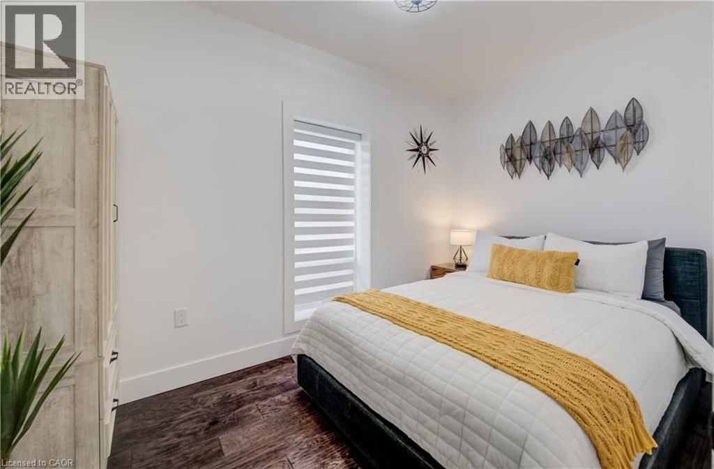 19 CEDAR STREET Image 31