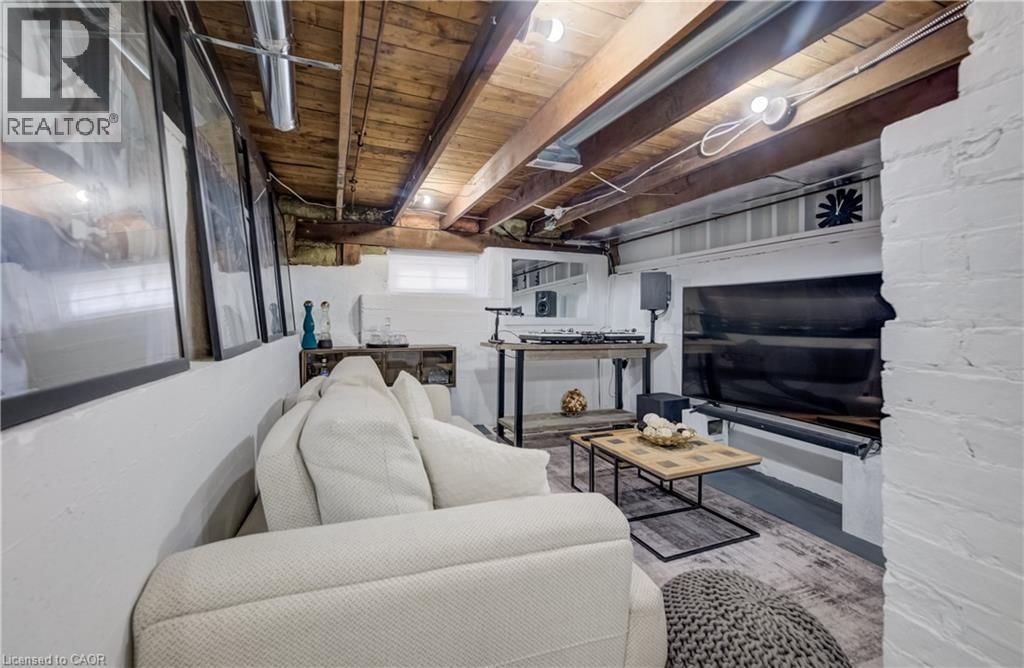 19 CEDAR STREET Image 36