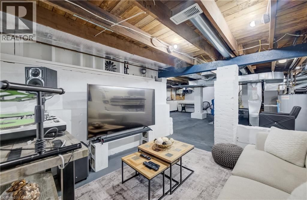 19 CEDAR STREET Image 40