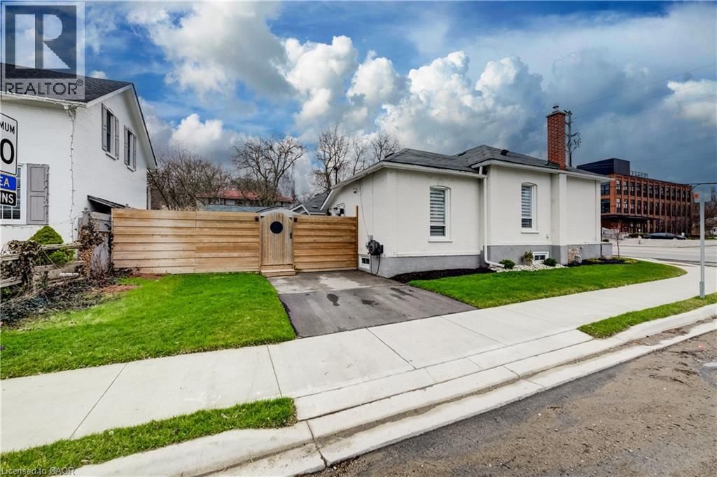 19 CEDAR STREET Image 46