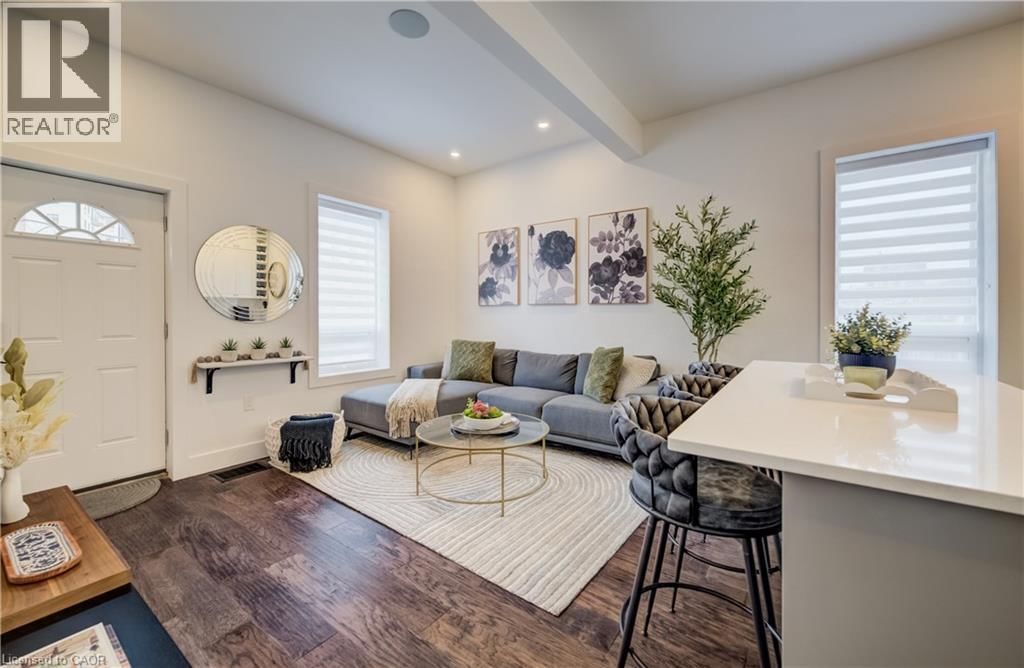 19 CEDAR STREET Image 8