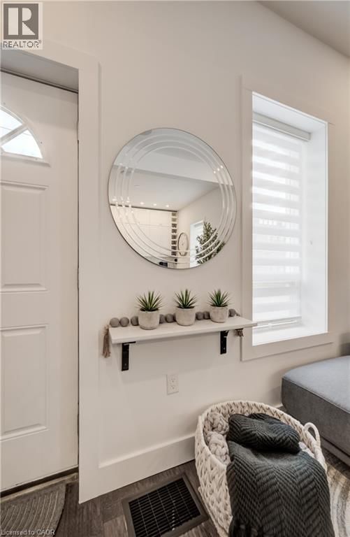 19 CEDAR STREET Image 9