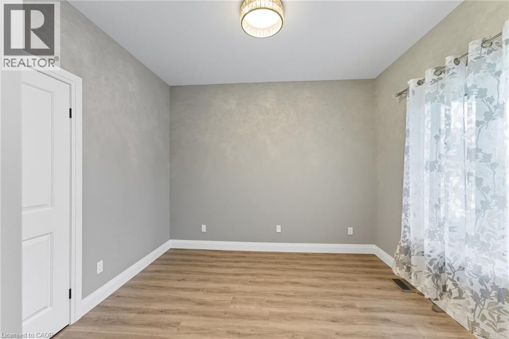 1053 BAY STREET Image 33