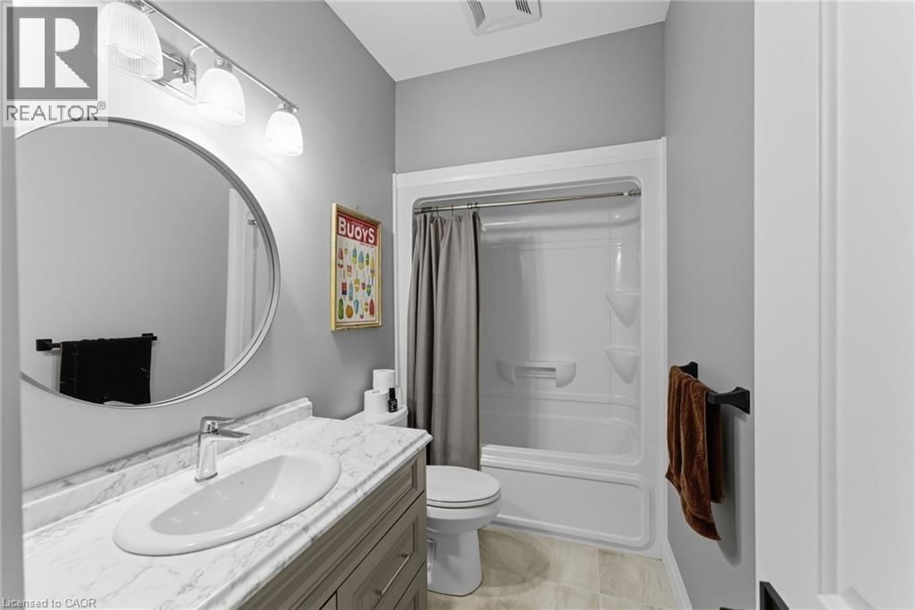 1053 BAY STREET Image 34