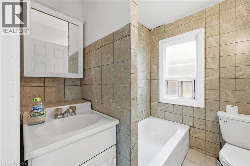 761 CANNON STREET EAST Image 23