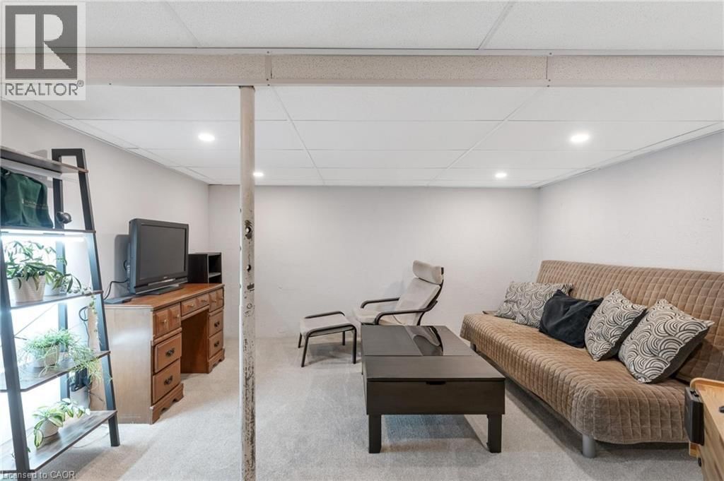 441 VICTORIA ROAD NORTH Image 20