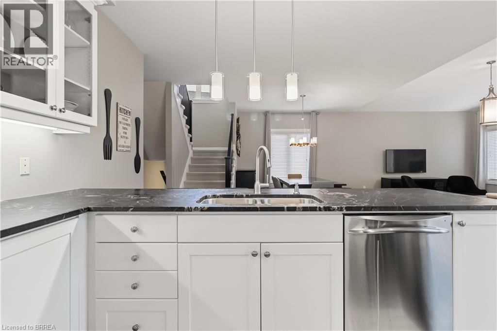 54 NIGHTINGALE DRIVE Image 19