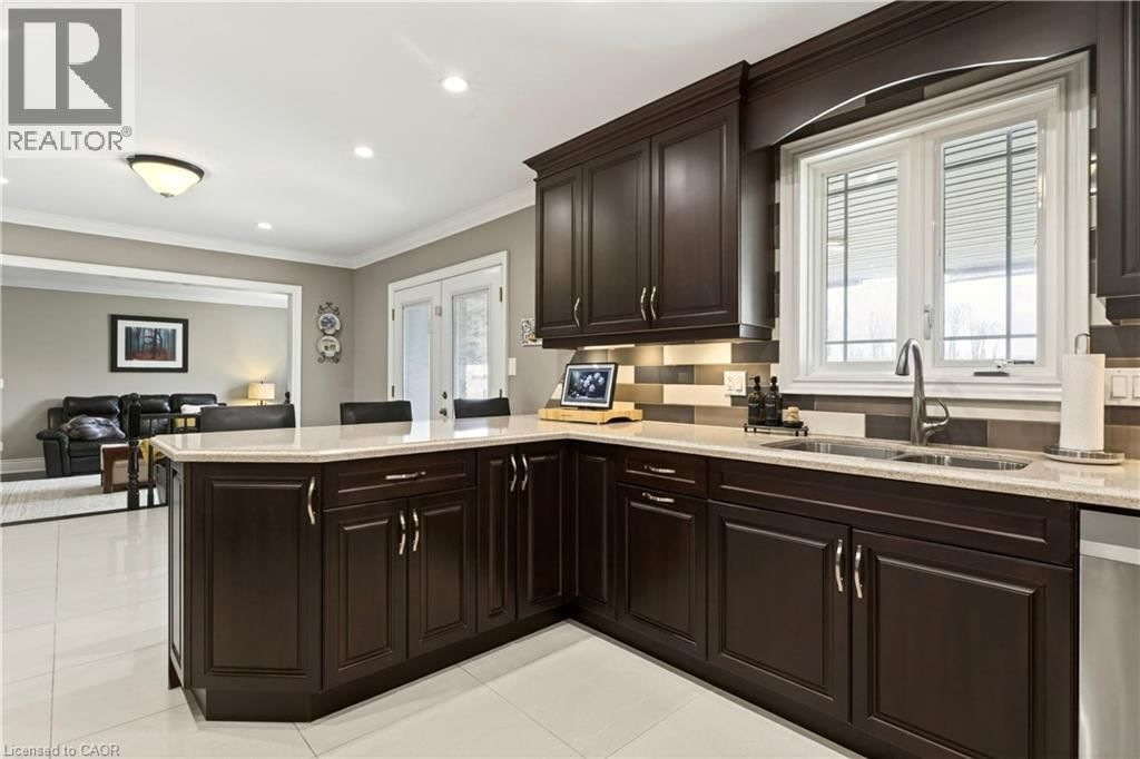 12 ARIES COURT Image 16