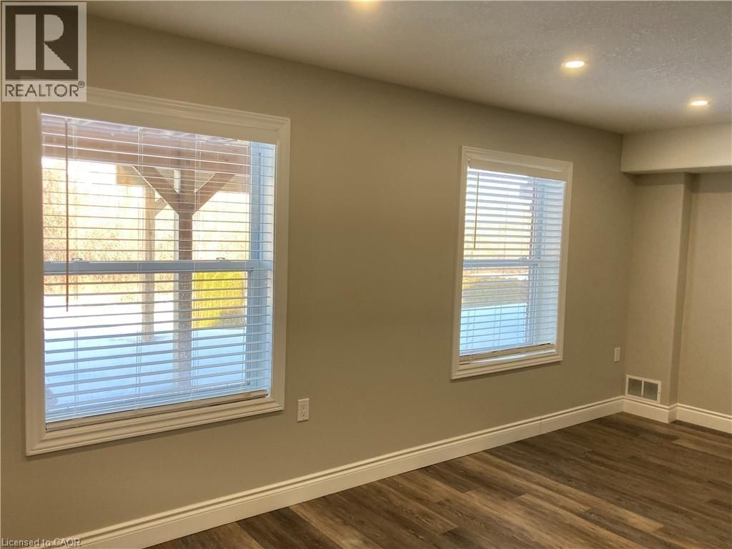 71 JANINE STREET Image 13