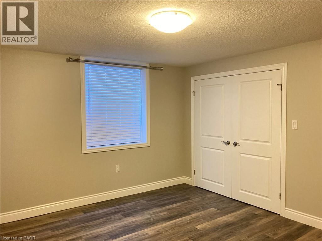 71 JANINE STREET Image 15