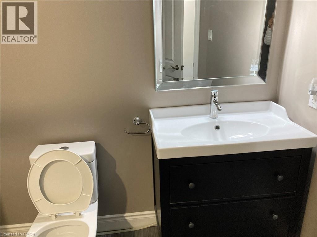 71 JANINE STREET Image 18