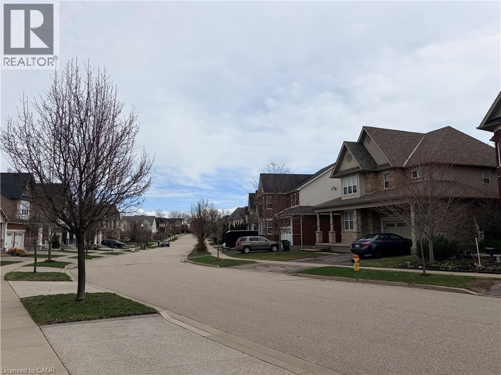 71 JANINE STREET Image 24